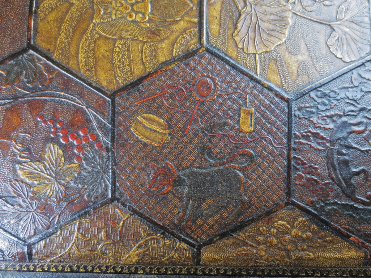 Cardboard Box Covered In Embossed Leather, Circa 1880.  -photo-7