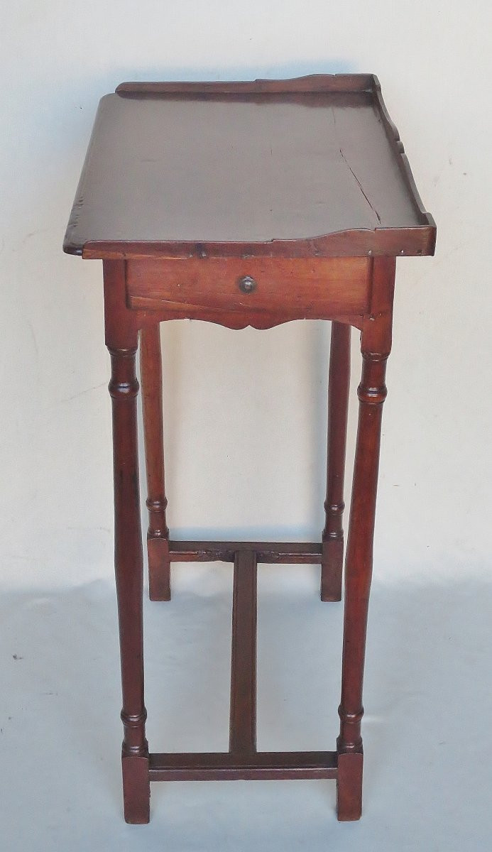 Table d'appoint Louis XIV en noyer.-photo-4