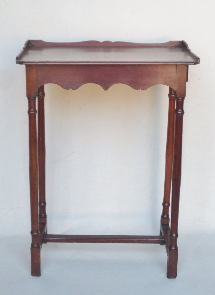 Table d'appoint Louis XIV en noyer.-photo-8