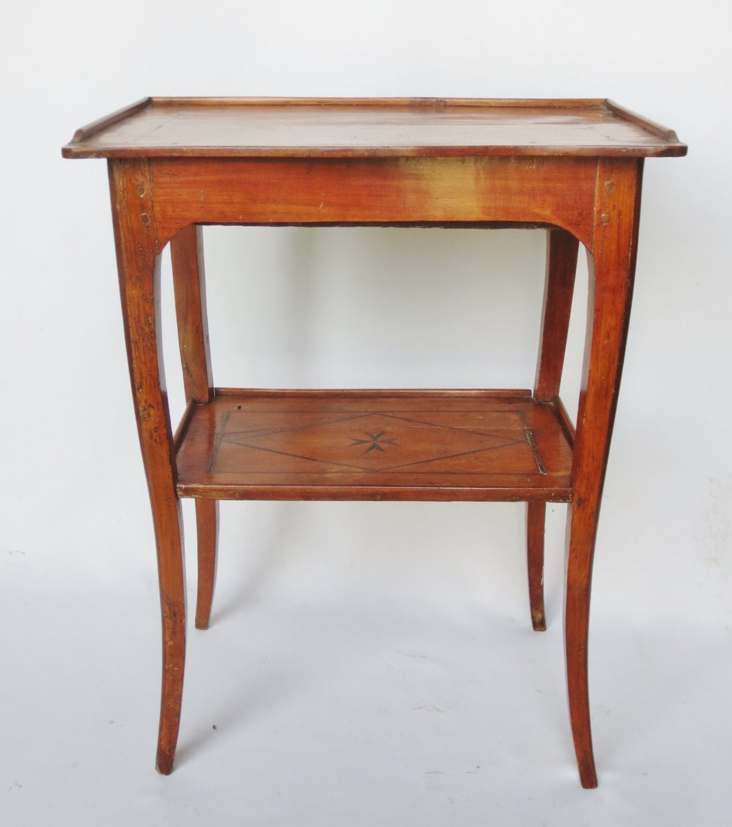 Table de salon en bois fruitier.-photo-1