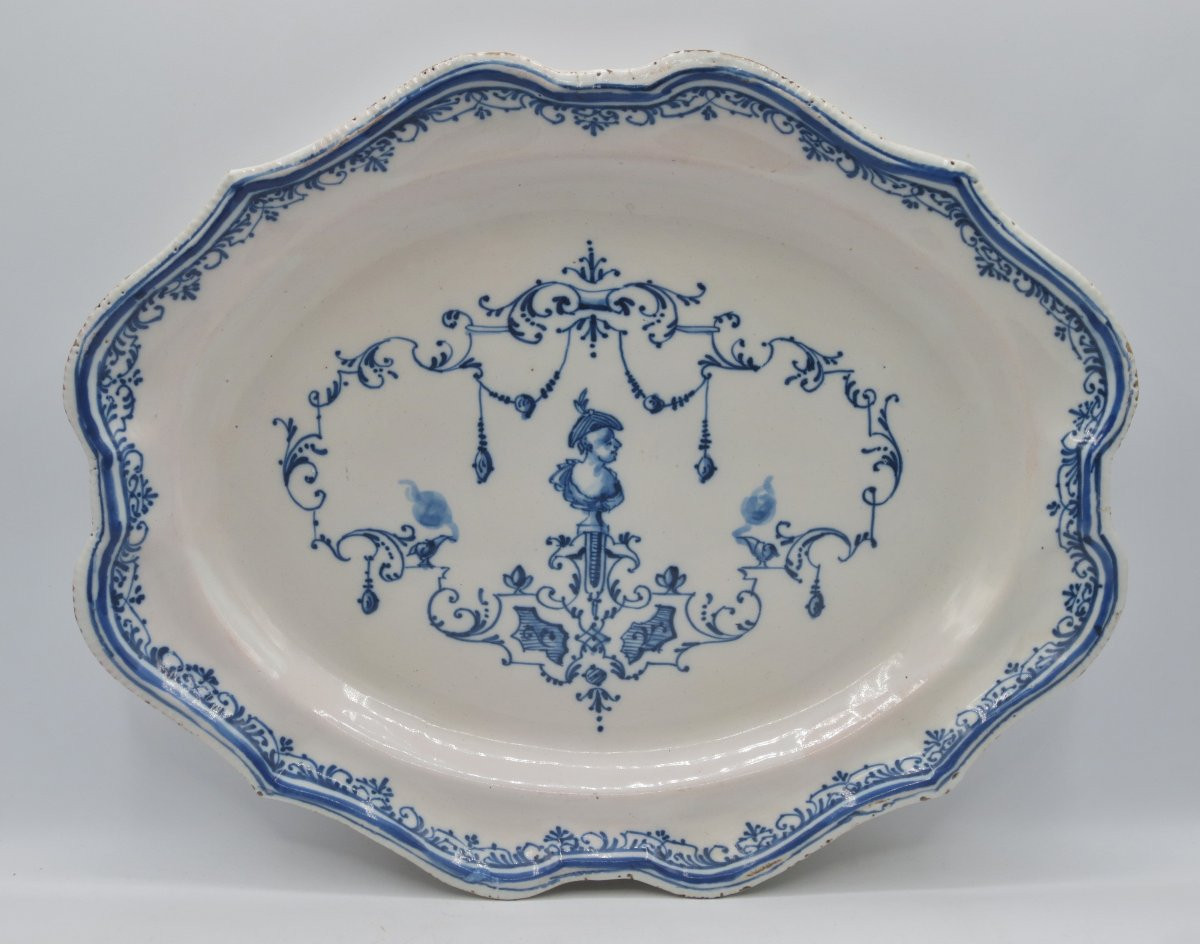 Moustiers Earthenware Dish, Early 18th Century.  -photo-5