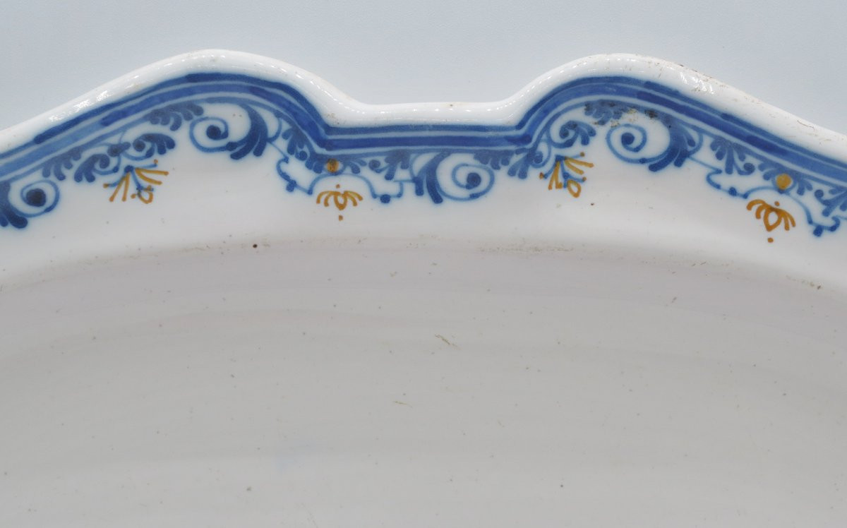 Paire de plats, Moustiers XVIIIe siècle.   -photo-1