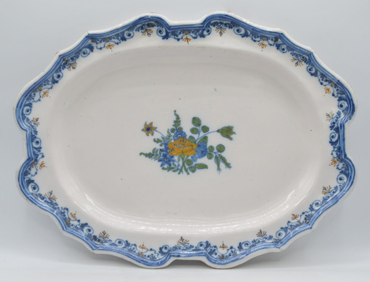 Paire de plats, Moustiers XVIIIe siècle.   -photo-4