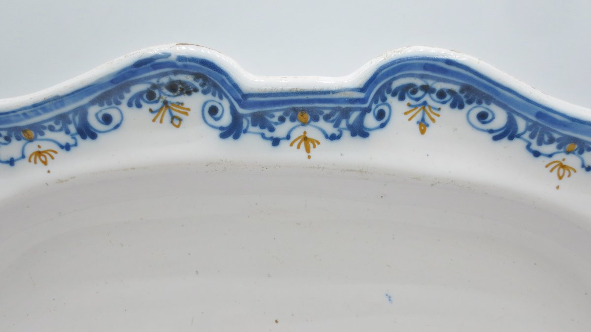 Paire de plats, Moustiers XVIIIe siècle.   -photo-6