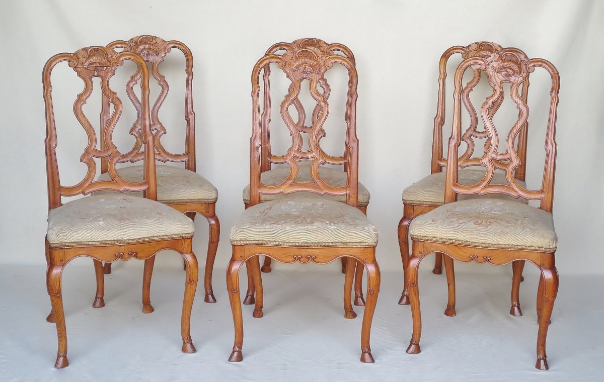 Suite de six chaises, Venise milieu XVIIIe siècle. 