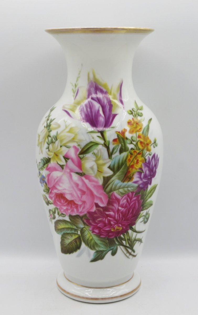 Vase en porcelaine, époque Restauration.  