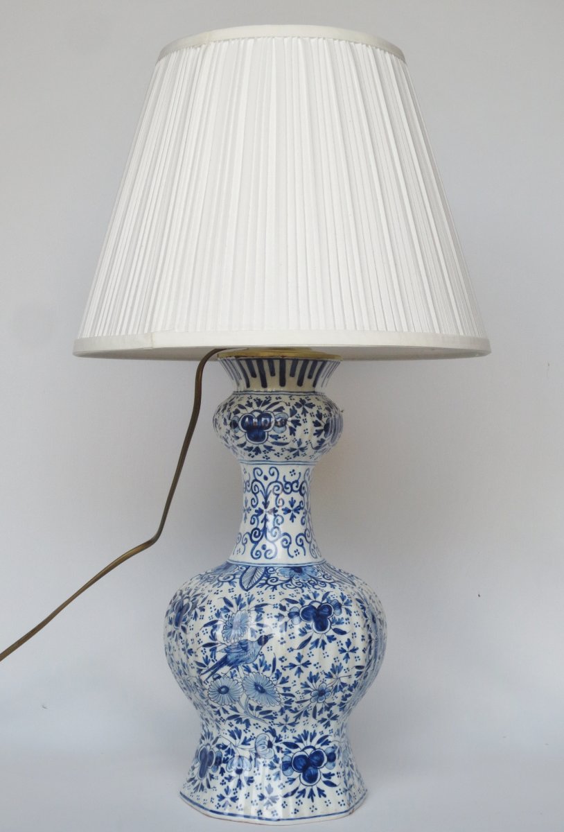 Lampe en faïence de Delft, XIXe siècle.  