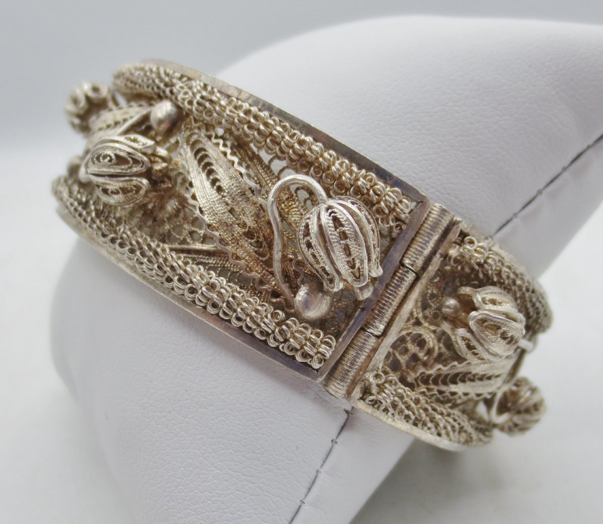 Bracelet en filigrane d' argent. -photo-2