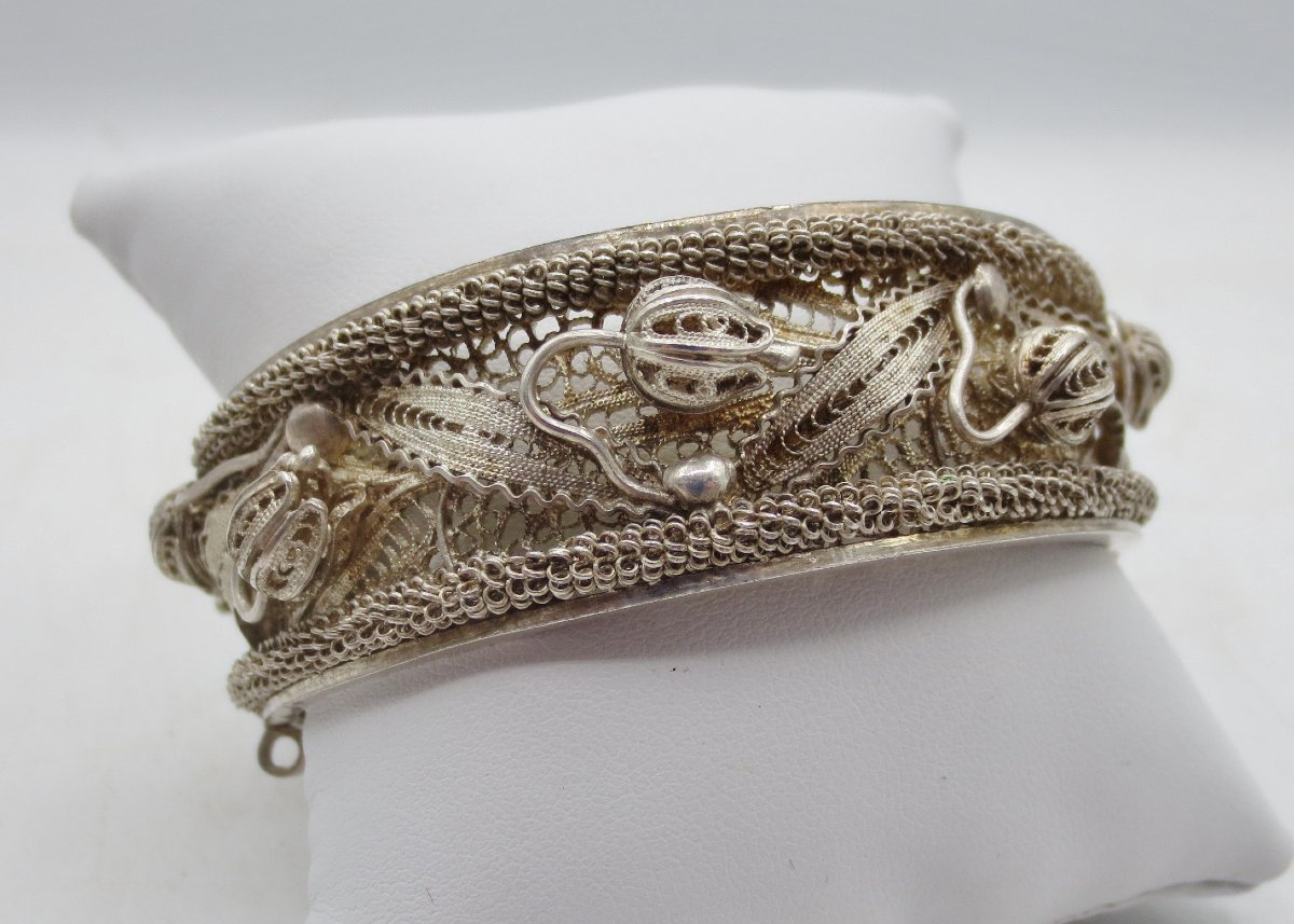 Bracelet en filigrane d' argent. 