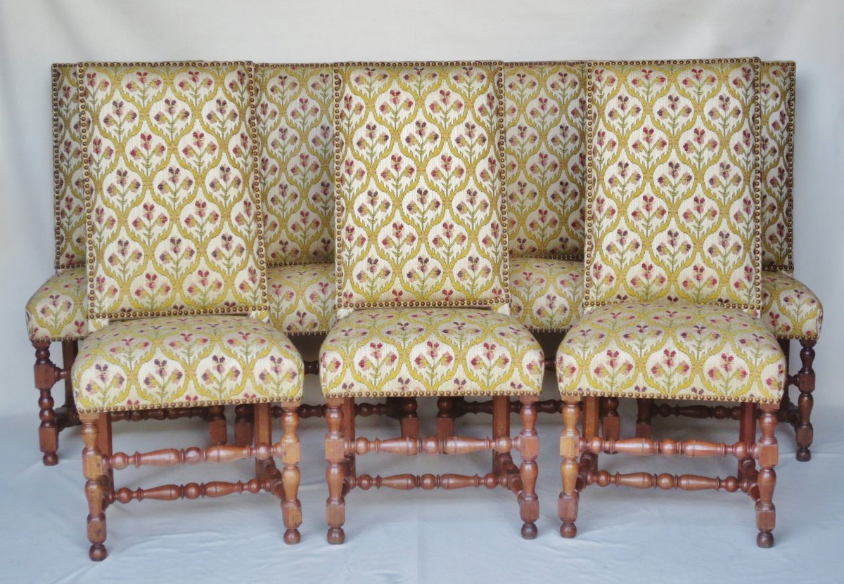 Ensemble de 7 chaises d'époque Louis XIII.