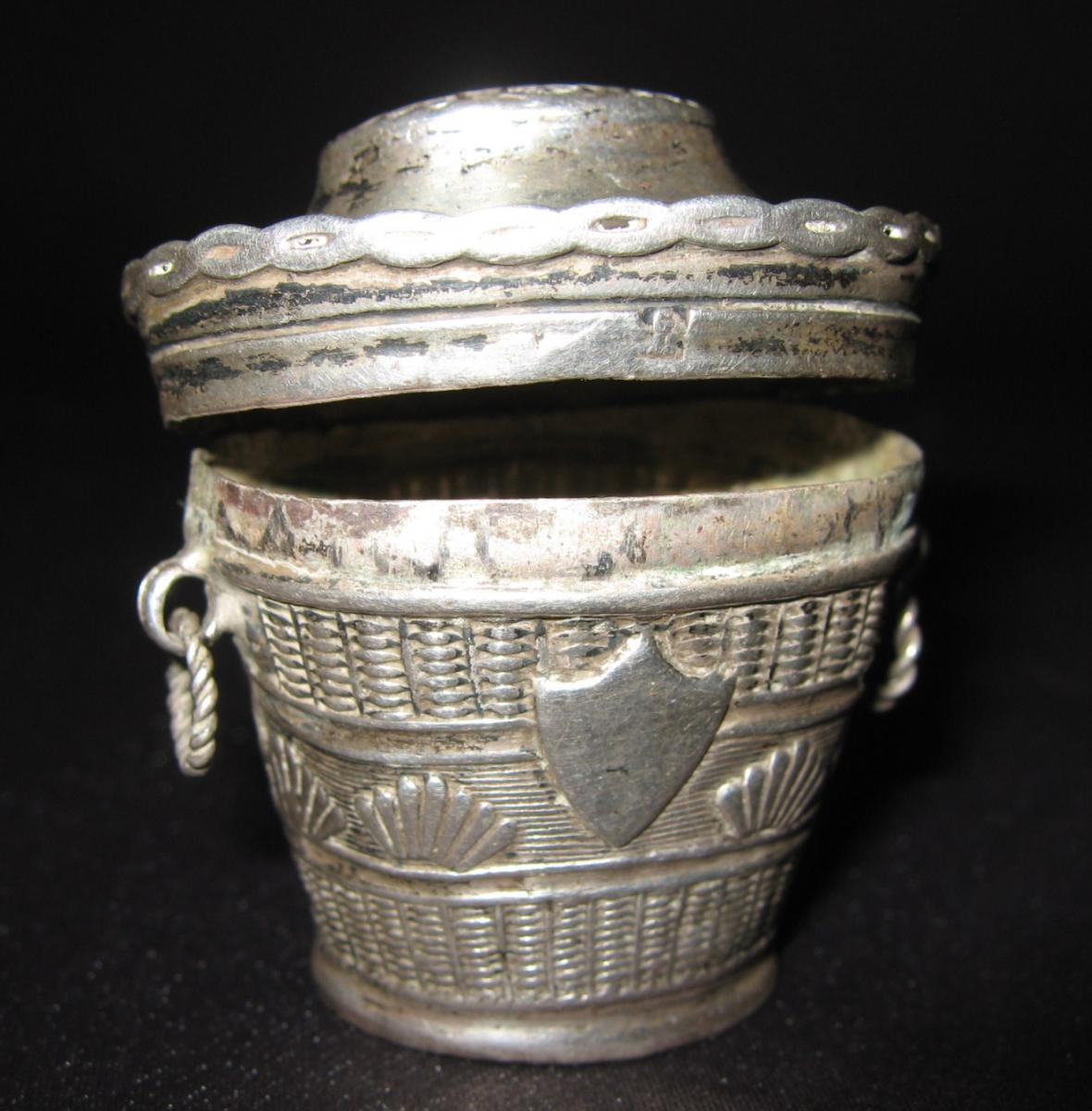 In Small Box Silver, Early Nineteenth Century.-photo-2