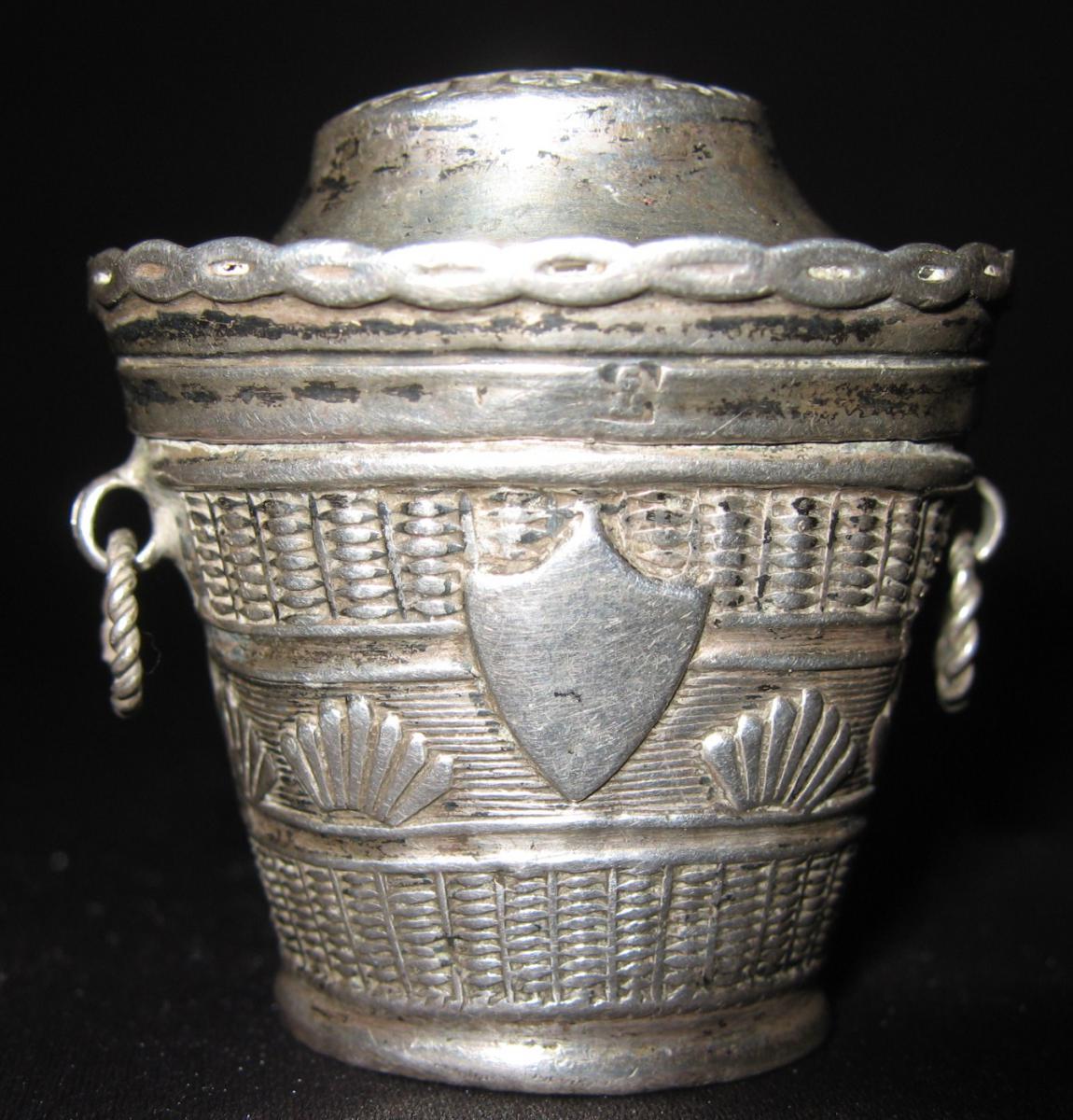 In Small Box Silver, Early Nineteenth Century.-photo-3