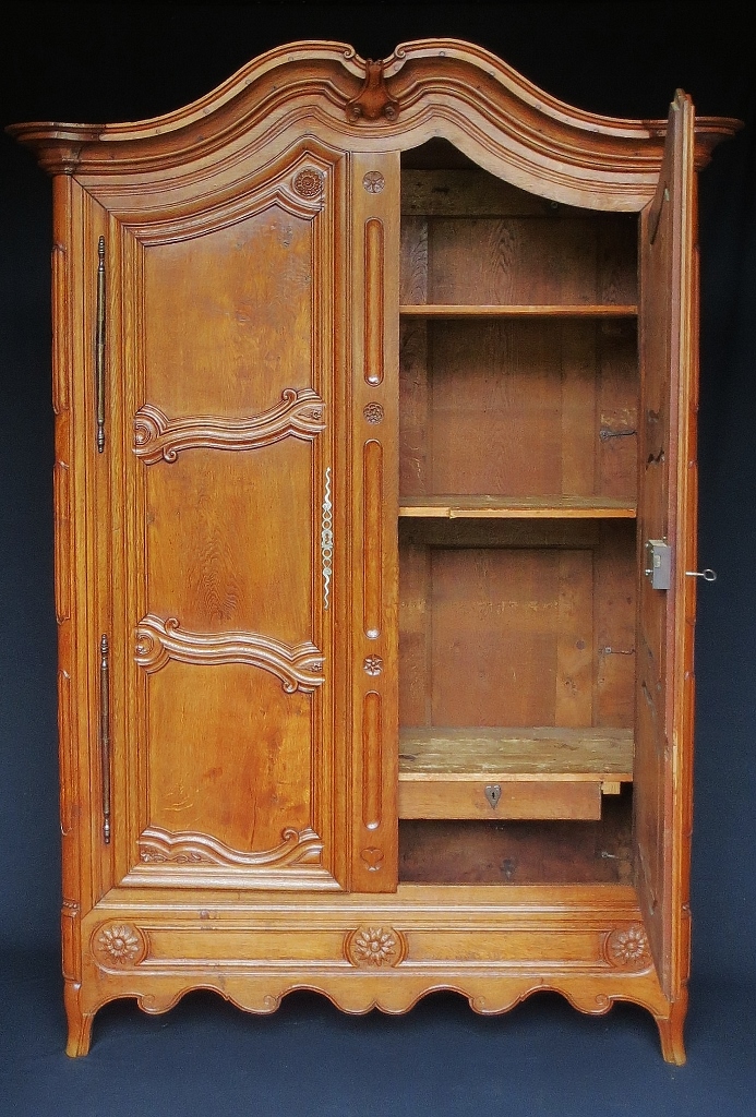 Wardrobe Louis XV, XVIIIth Century.-photo-1