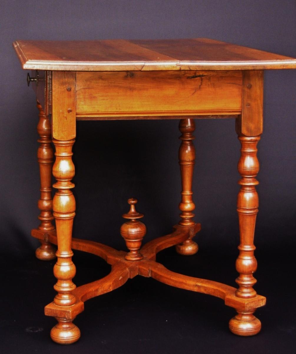 Table Louis XIV En Noyer.-photo-4