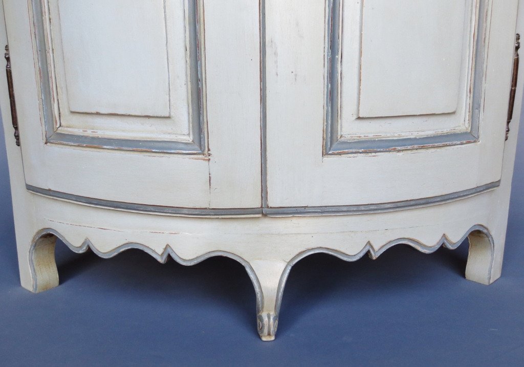 Louis XV Corner Cabinet.-photo-4