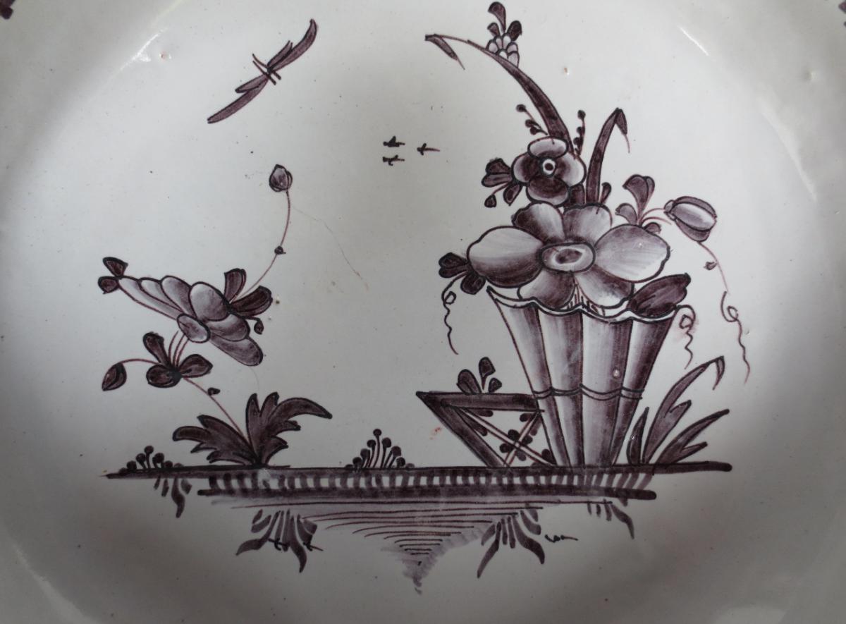 In Earthenware Bowl Auxerre Time Eighteenth Century 's-photo-2