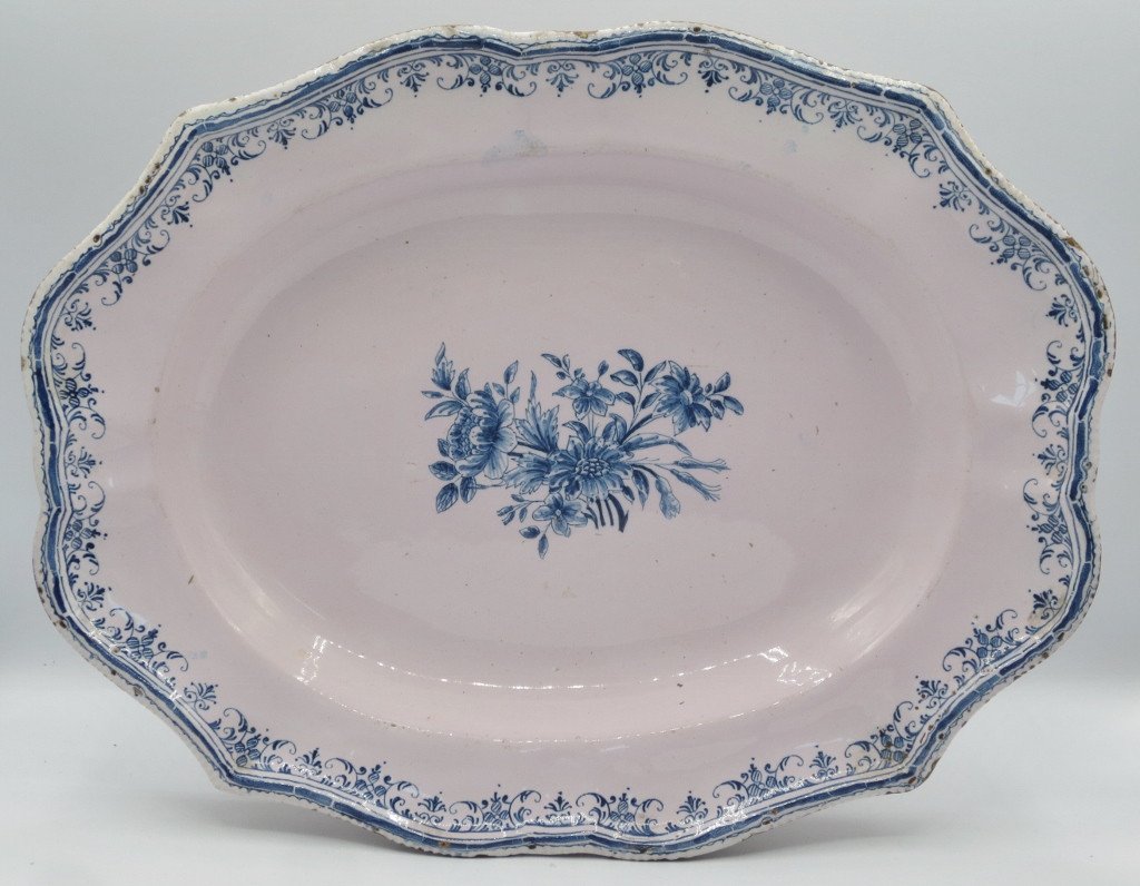 Moustiers Faience Dish, Eighteenth Century.-photo-2