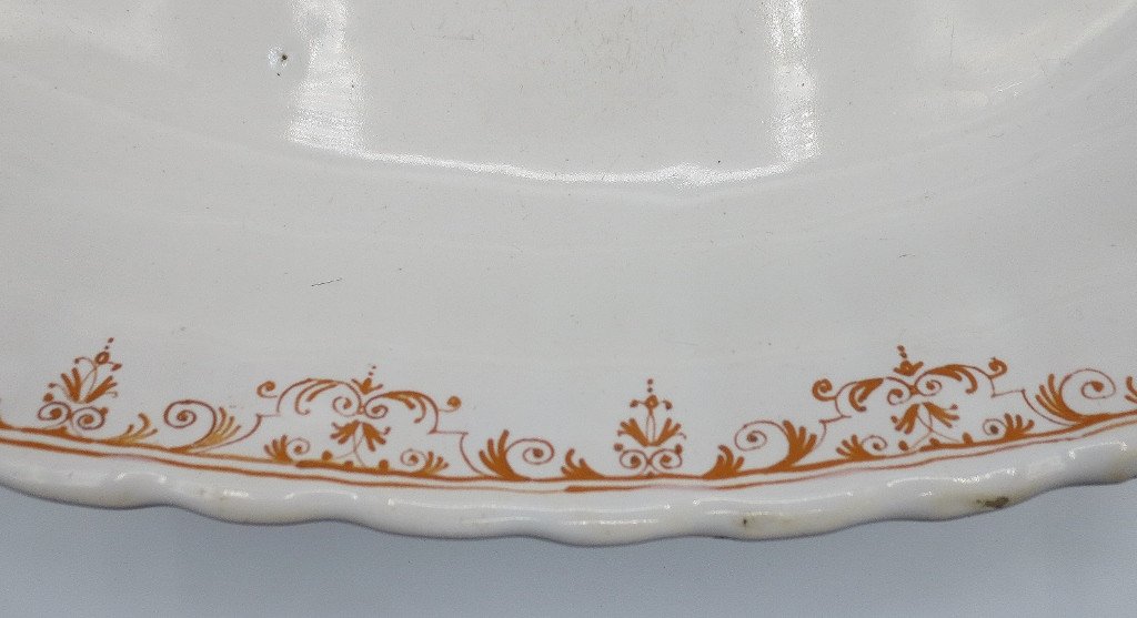 Moustiers Earthenware Basin, Eighteenth Century.-photo-2