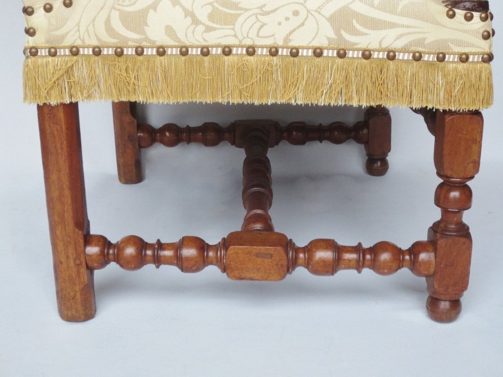 Fauteuil En Noyer d'époque Louis XIV.-photo-2