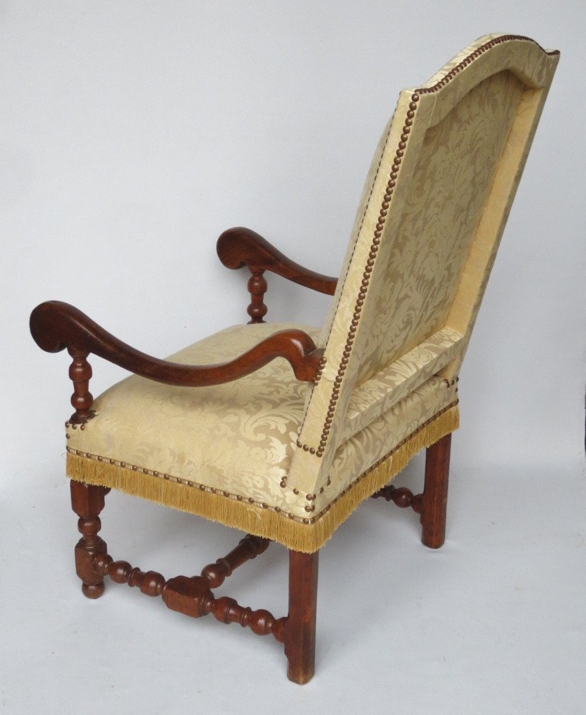 Fauteuil En Noyer d'époque Louis XIV.-photo-5