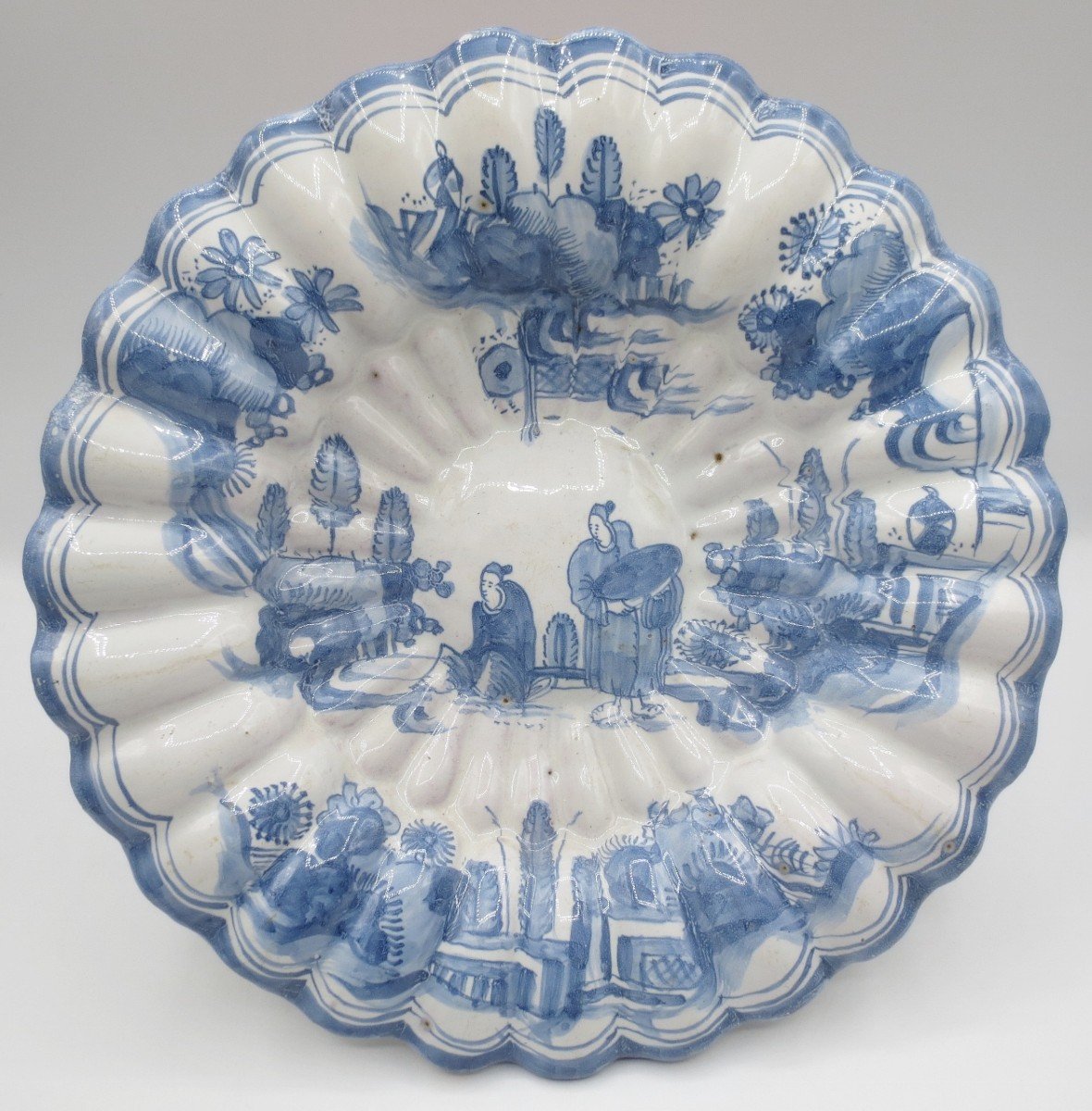 Earthenware Hollow Dish, Frankfurt Late 17th Century.