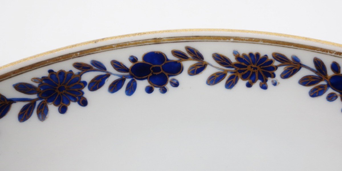 18th Century Chinese Porcelain Dish.-photo-3