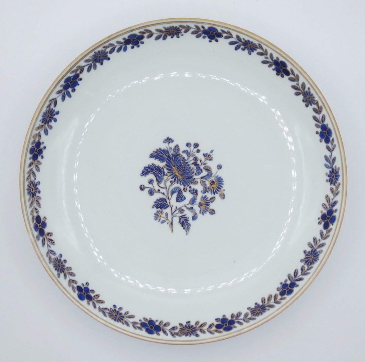 18th Century Chinese Porcelain Dish.-photo-1