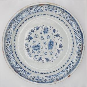 Saint Cloud Earthenware Dish, Late Seventeenth Century.