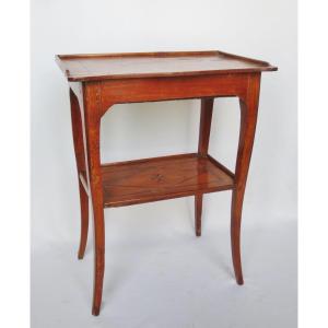 Table de salon en bois fruitier.