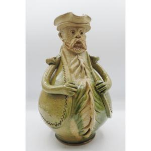Pichet anthropomorphe.