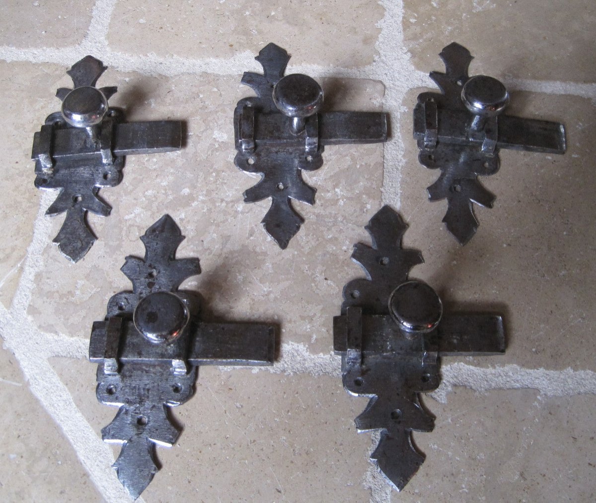 Homogeneous Suite Of 5 Locks With Bolts, In Iron. 18th Century.-photo-1
