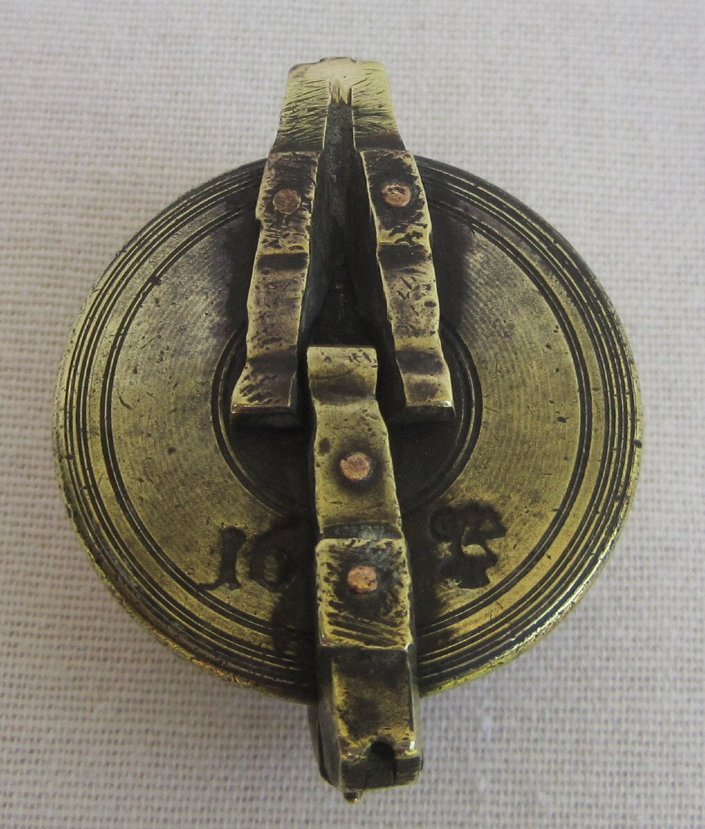PILE de POIDS incomplète d’un MARC (244,7 g), en bronze. XVIIIe s.-photo-4