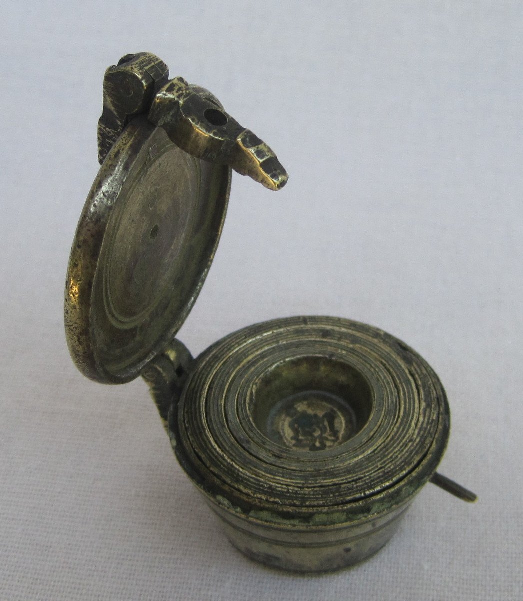 PILE de POIDS incomplète d’un MARC (244,7 g), en bronze. XVIIIe s.-photo-7