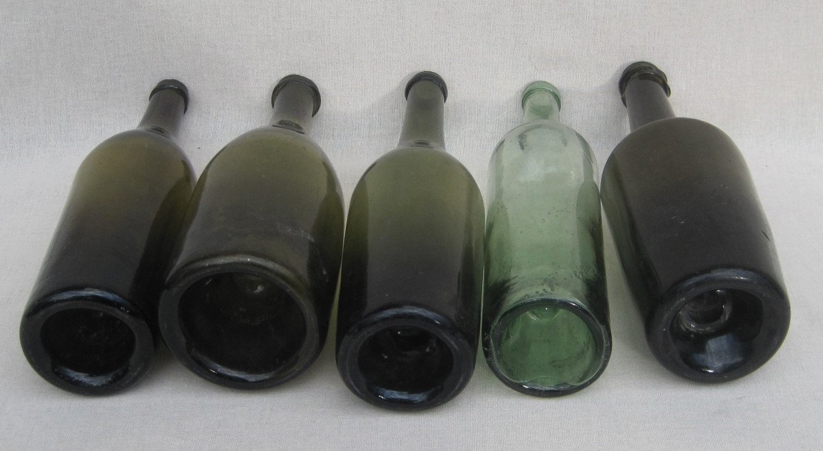 Meeting Of 5 Wine Bottles, In Blown Glass. 18th Century.-photo-3
