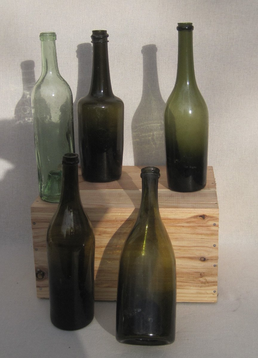 Meeting Of 5 Wine Bottles, In Blown Glass. 18th Century.-photo-6