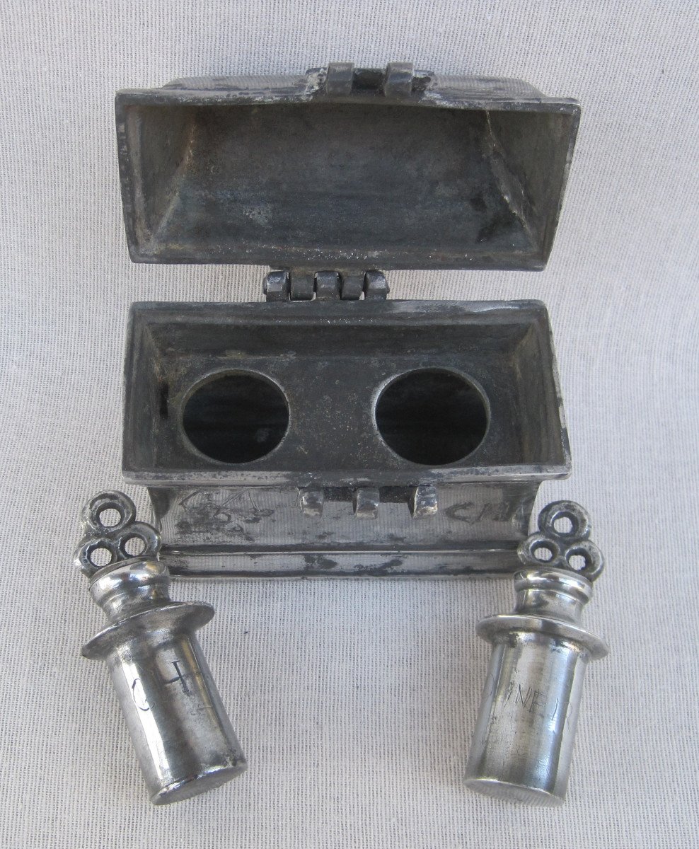 Pewter Box, For Baptism. Religious Pewter. 17th Century.-photo-3