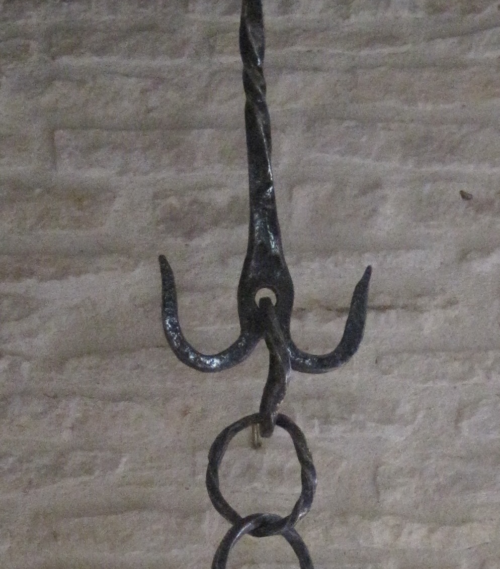Crémaillère à chaînes, en fer forgé. XVIIe-XVIIIe s.-photo-3