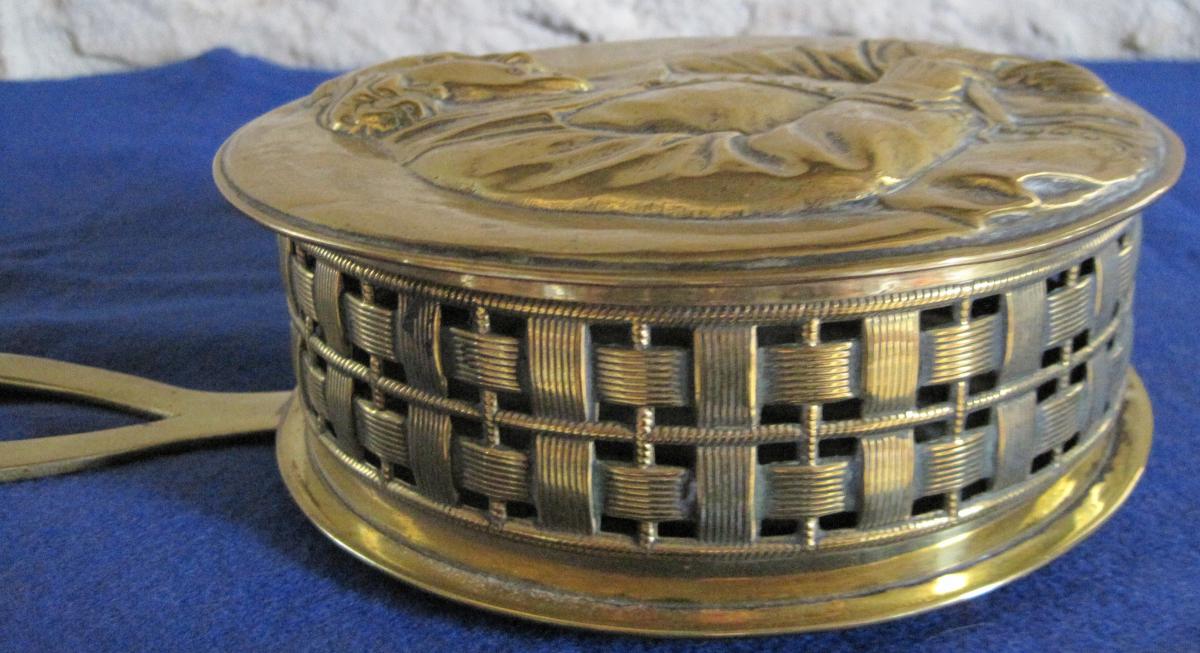 Small Brass Warming Pan. Diameter 17 Cm. Nineteenth Century.-photo-4