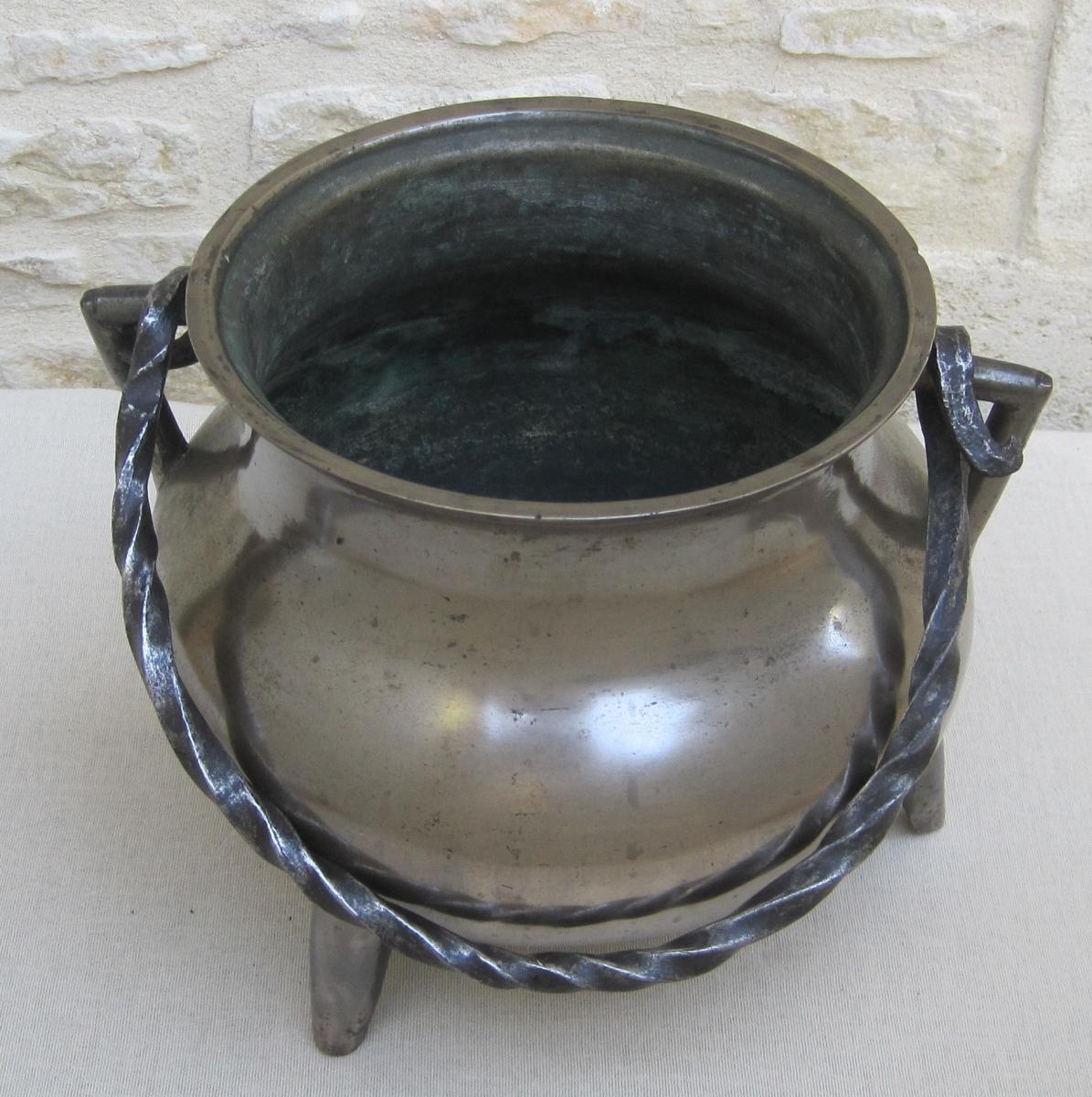 Bronze Cauldron. 17th-18th Century.-photo-2