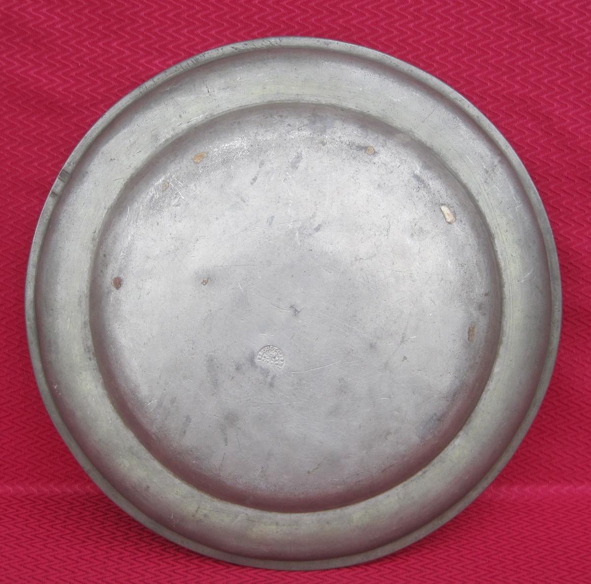 Plat rond en étain. CAEN. 31,4 cm. XVIIIe s.-photo-2