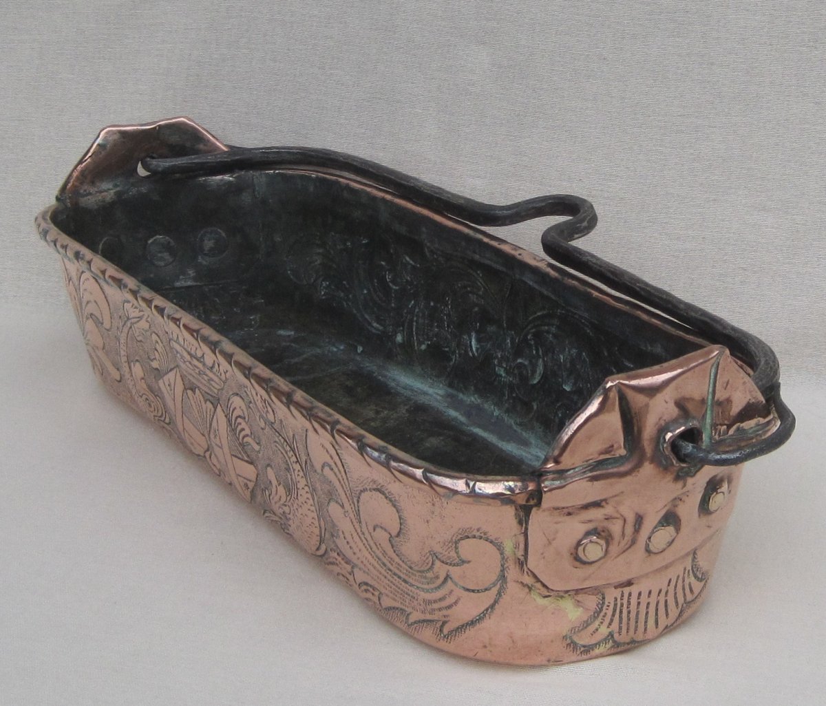 Copper Fishmonger. Rich Decor Of Dolphins, Fleur-de-lis And Crown Of Marquis. Eighteenth Century-photo-2