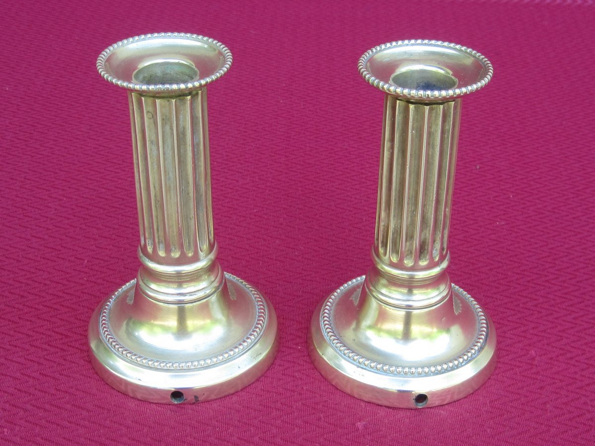 Pair Of Toilet Torches, Brass. 12.8 Cm. Late 19th Century.