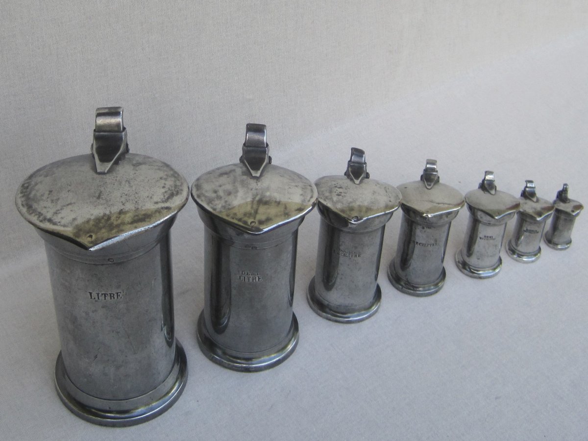 Homogeneous Series Of 7 Pewter Measures. Angers. 19th Century.-photo-1