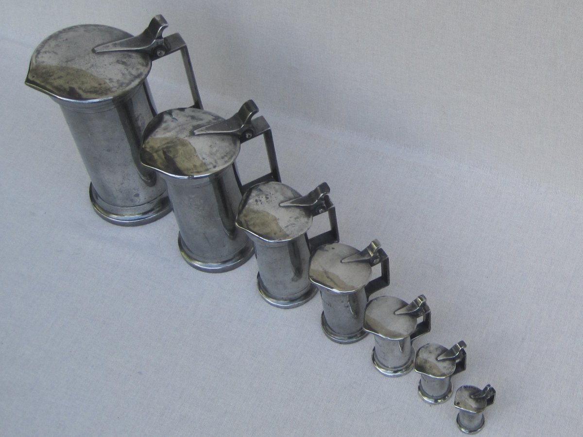 Homogeneous Series Of 7 Pewter Measures. Angers. 19th Century.-photo-2