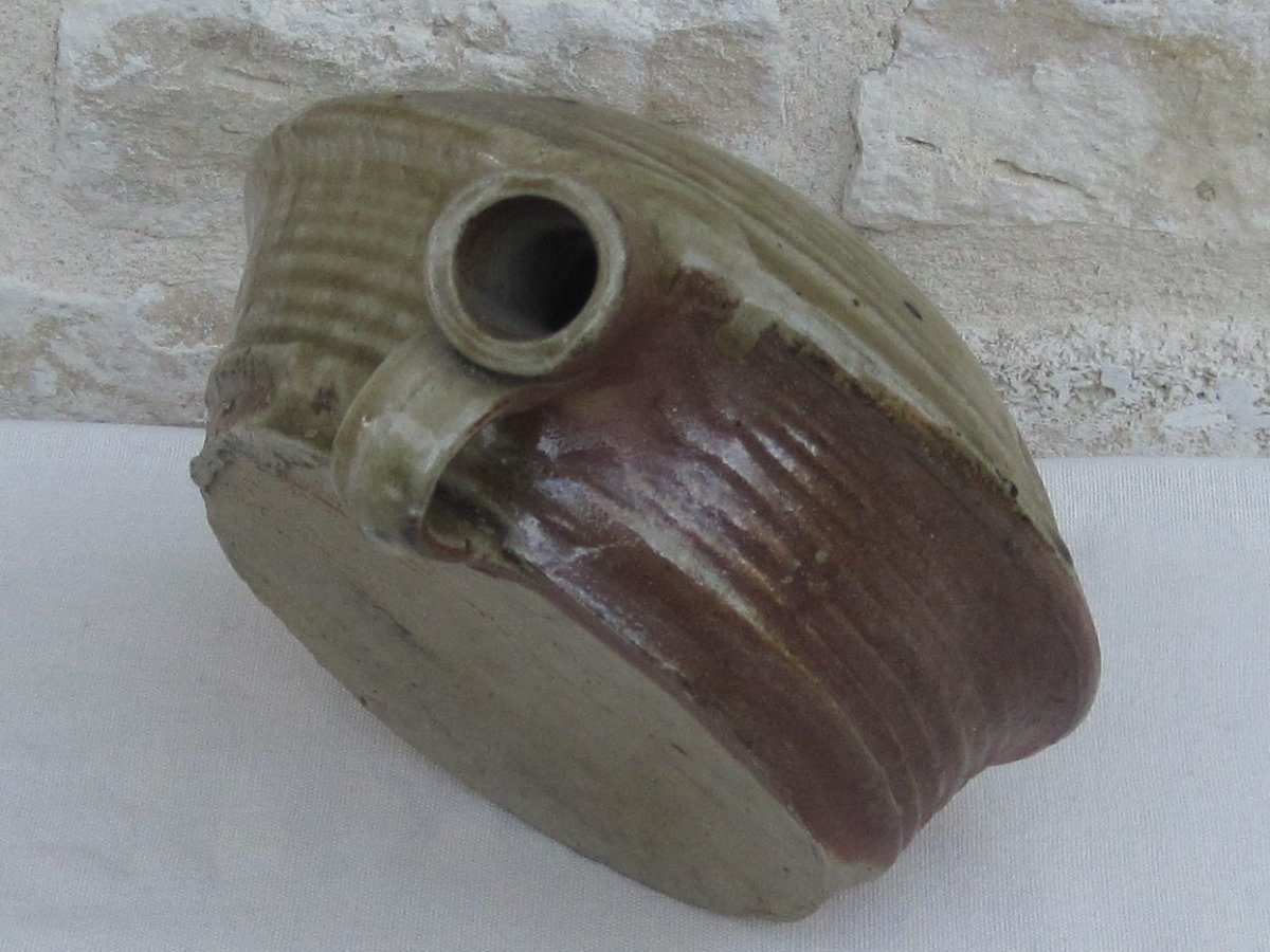 Sandstone Of Puisaye. Gourd To A Passerby. 19th Century.