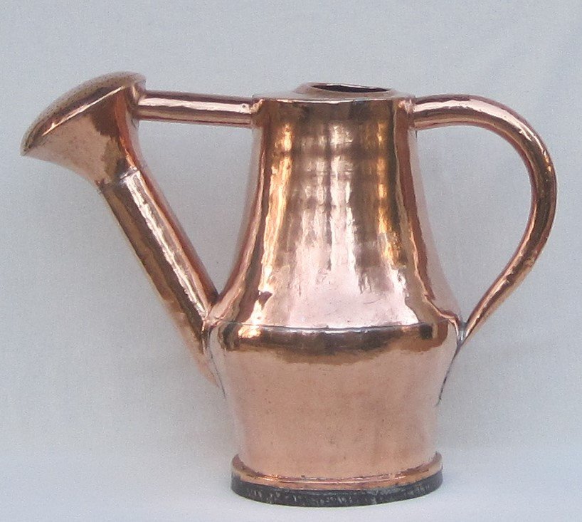 Copper Watering Can. Height 40 Cm. 18th Century.
