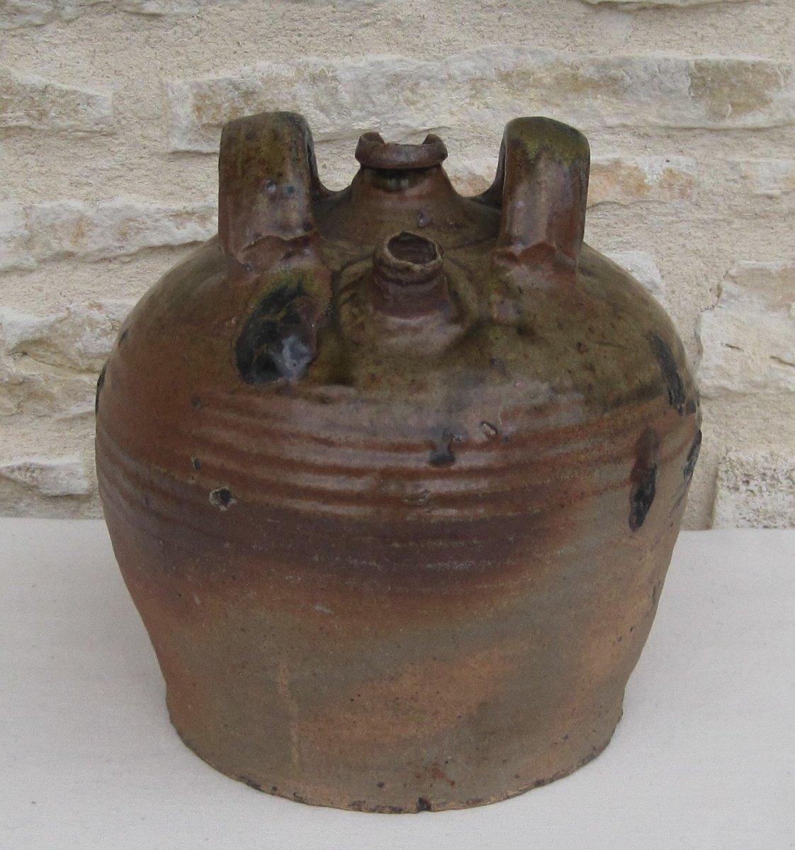 Poterie. Bouteille à passants, en grès. La PUISAYE. XIXe s.