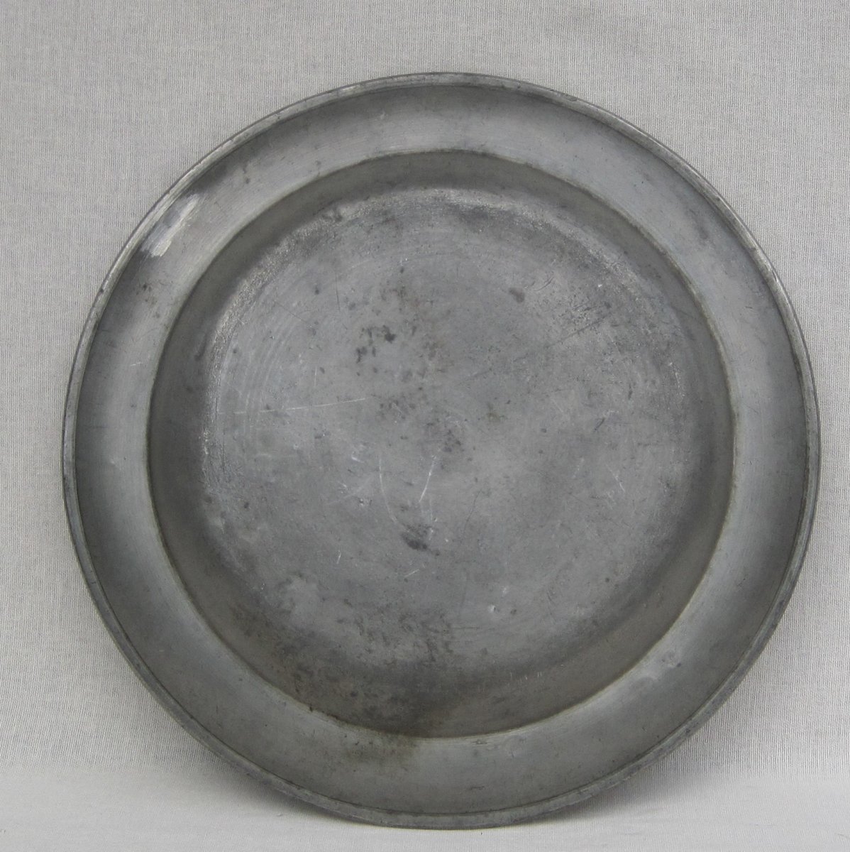Pewter Dish, Round, With Molded Edge. 31.1 Cm. Argentan. 18th Century.-photo-4