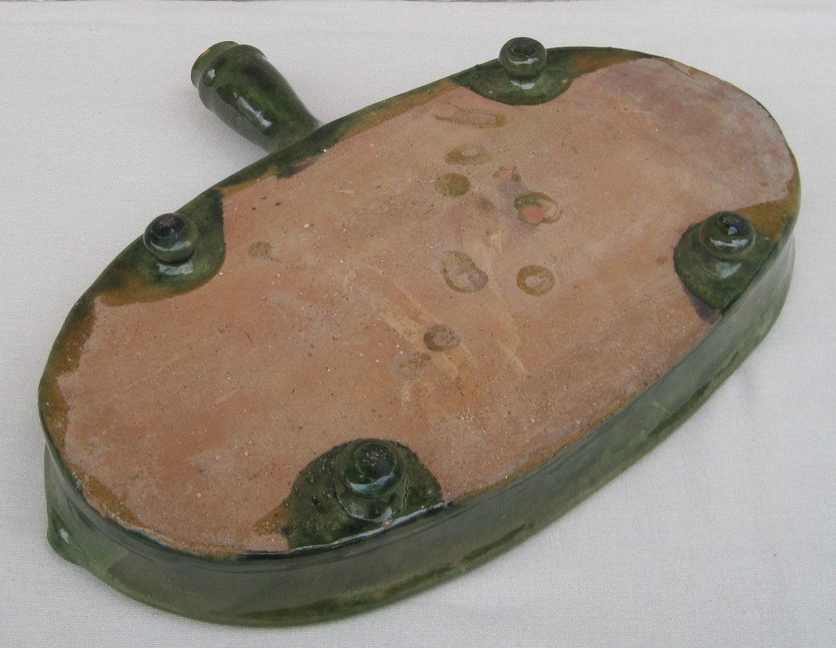 Pottery. Oval Drip Pan With 2 Pouring Sides. 19th Century.-photo-1
