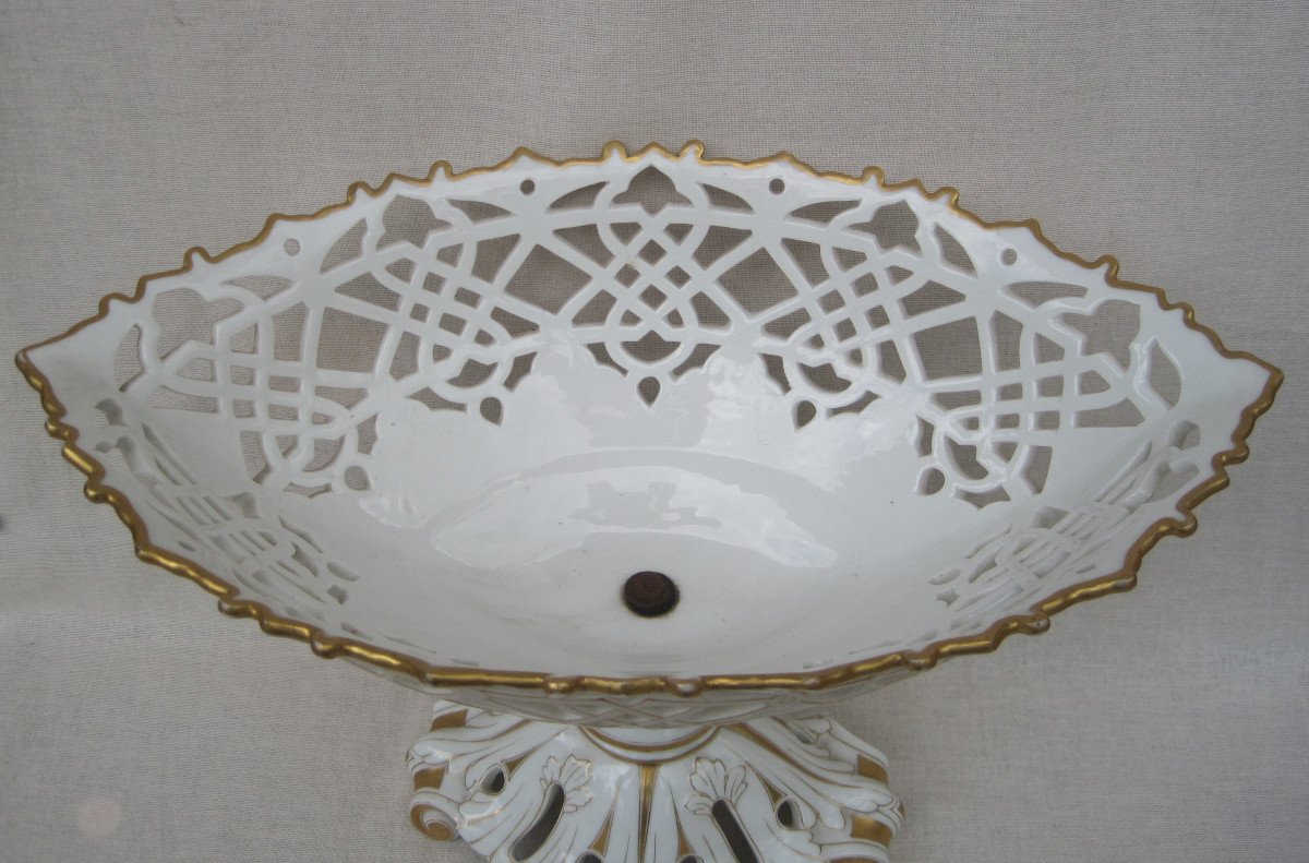 Importante Coupe forme corbeille, ajourée en porcelaine de PARIS. XIXe s.-photo-2